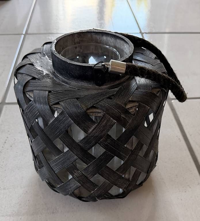 Lanternes: Dekorative Laterne mit Glaseinsatz  CHF 20.- – D'occasion à Zumikon par Fahrgaestin 1