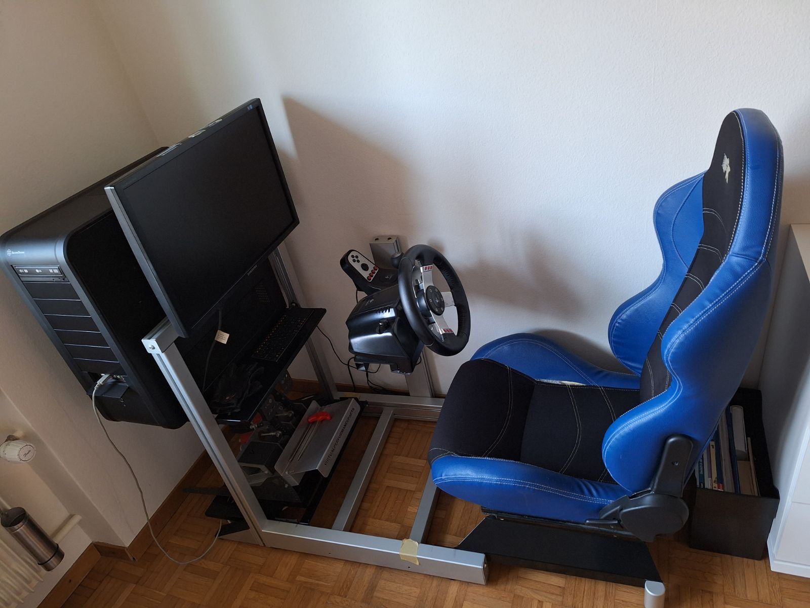 Sedie: Sim-Racing-Cockpit aus Aluminium – Usato da Worb venduto da nfsolutions