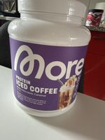 More Protein Iced Coffee White Chocolate Caramel halb voll