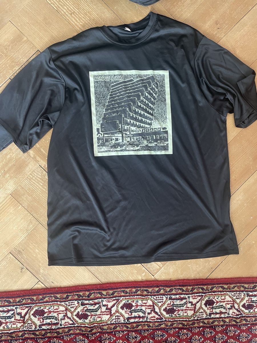 T-shirt: Molchat Doma Merch T Shirt Grösse L – Usato da Zürich venduto da yas_alam