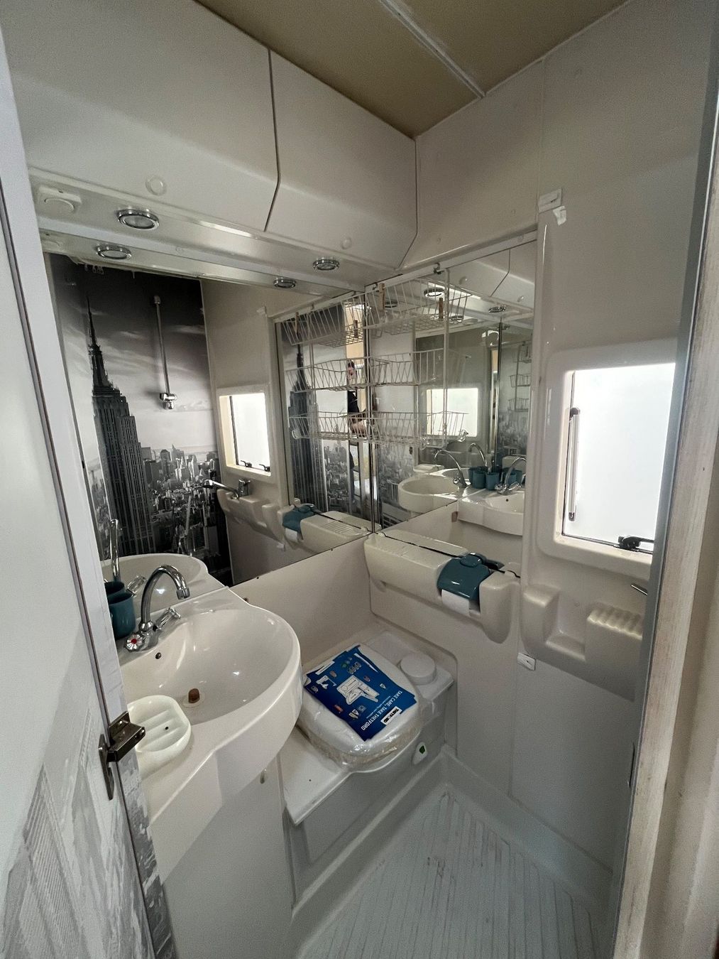 Fiat Camping Fahrzeuge: Fiat Ducato 280/14 Camper – Defekt aus Sutz von oli838 7