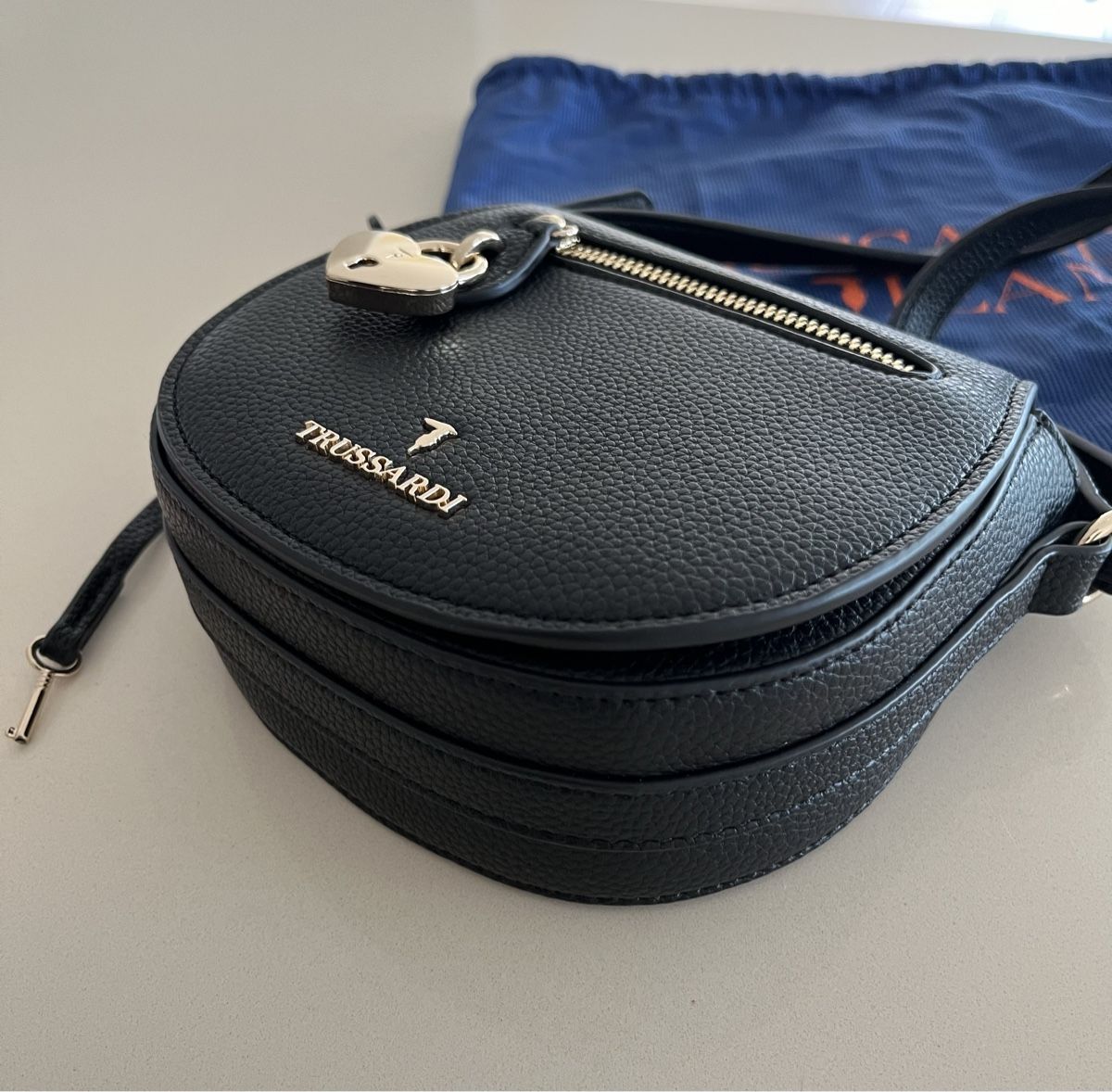 Trussardi Sacs femmes: Handtasche NEU von Trussardi – Neuf (Voir description) à Russikon par Suomi11 2