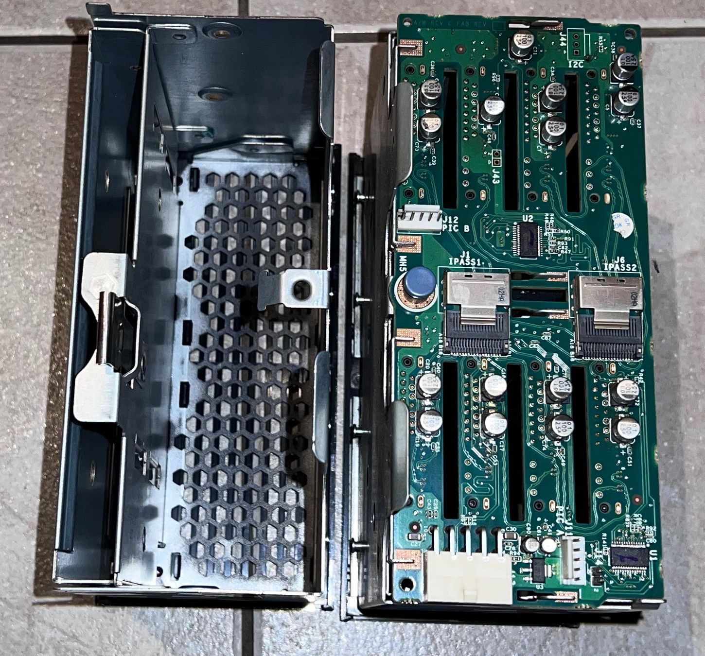 Hewlett Packard Server: HP DL380 G6 Backplane + CD Cage – Usato da Unterengstringen venduto da NOISE 3