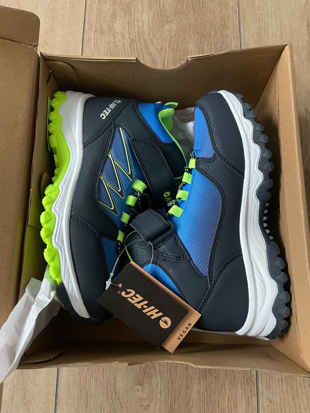 Hi-Tec Scarpe per ragazzi: Trekkingschuhe von Hi-Tec Gr. 32 NEU – Nuovo e nell'imballaggio originale da Waltenschwil venduto da hansnine 5