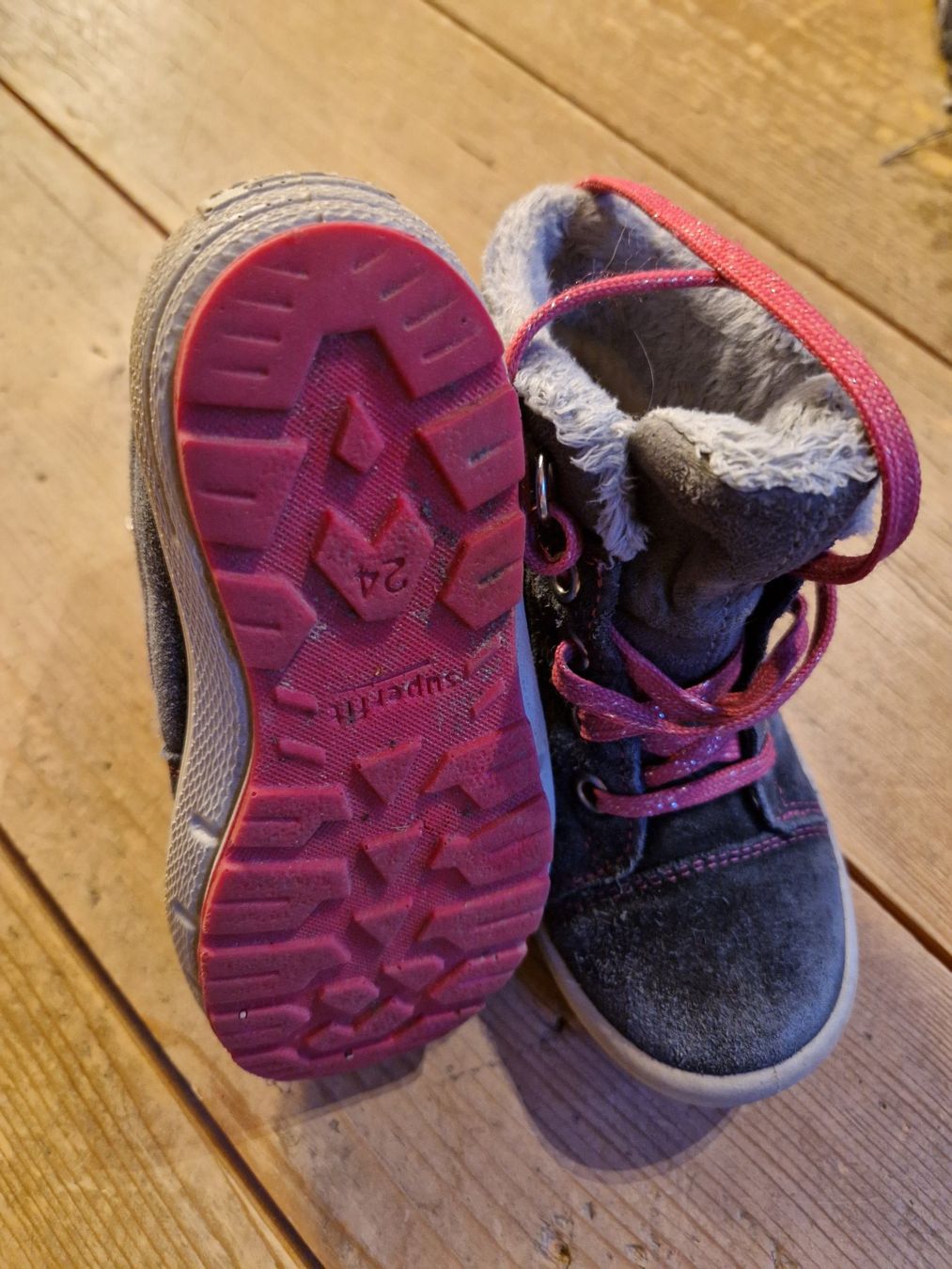 Superfit Schuhe für Mädchen: Winterschuhe Grösse 24 – Gebraucht aus Hagenbuch ZH von cat_qd6g 1