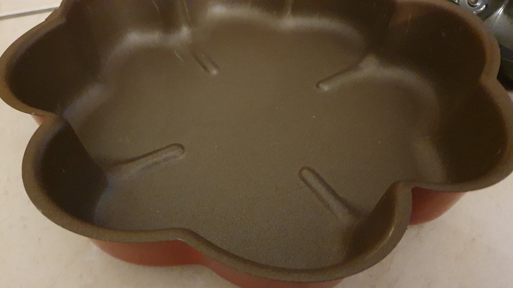 Teglie da forno: 2 glückliche Backform Kuchenform (Metall) – Usato da Winterthur venduto da Ywan1 6