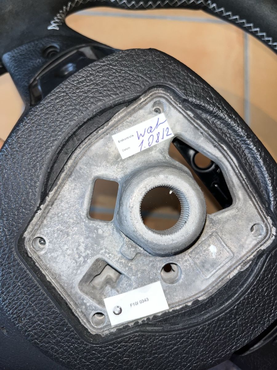 BMW Accessori per altri veicoli: BMW Performance Lenkrad – Usato da Näfels venduto da lau_gwq8 2