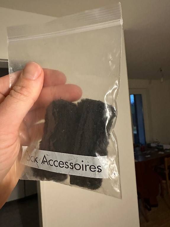 Schallplatten: cat ears / Helm Windgeräusch Reduktion – Gebraucht aus Nänikon von JCpiquerez 2