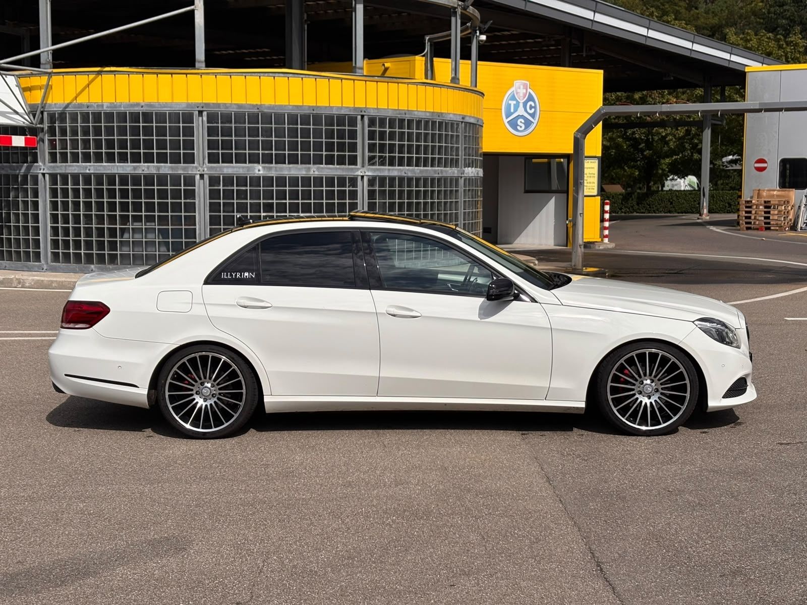 Mercedes-Benz Automobili: Mercedes E250 Cdi Automat Ab mfk – Usato da Liestal venduto da Ferid79 7