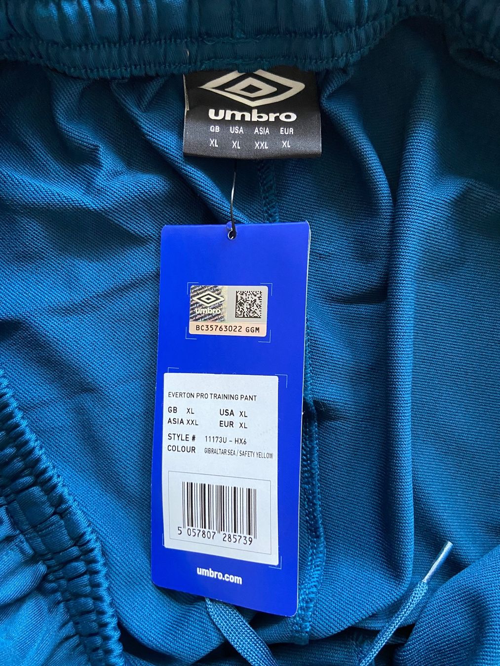 Hosen: FC Everton Trainerhose Gr. XL – Neu (gemäss Beschreibung) aus Muttenz von bargain_hunter 1