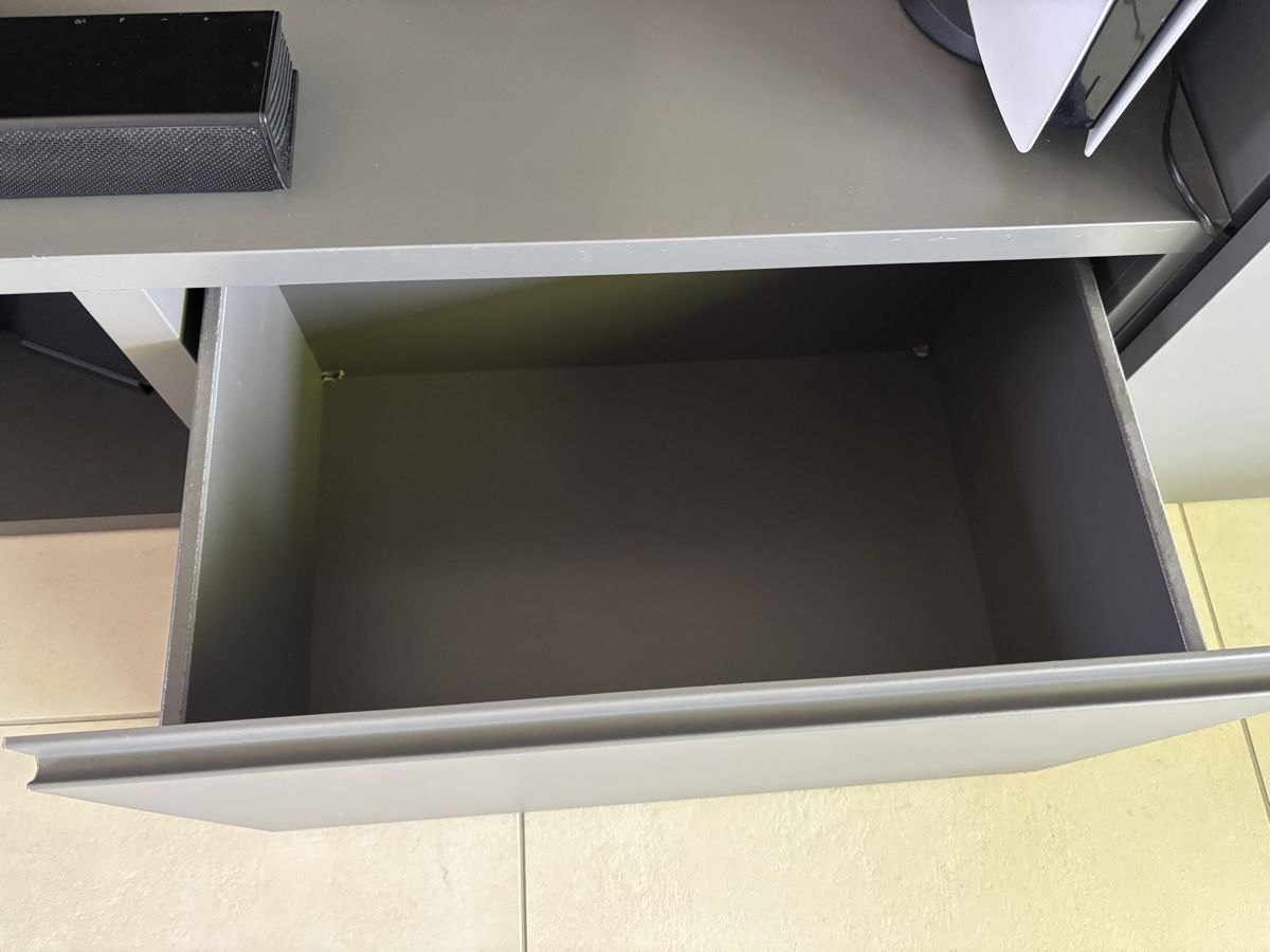 Ikea Mobili TV: Tv stand IKEA BESTA – Usato da Egg b. Zürich venduto da jen_hm7m 8