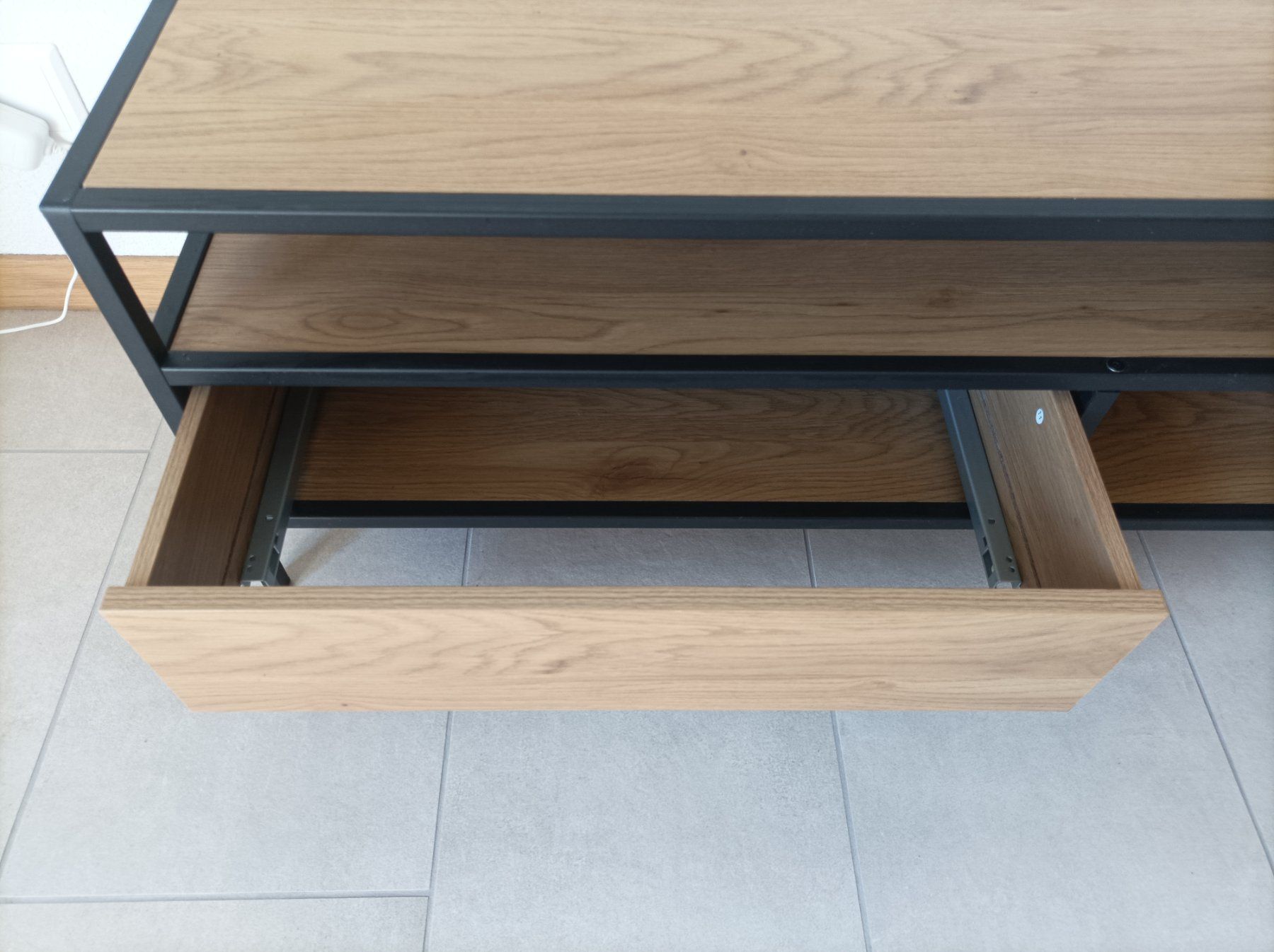 Mobili TV: Meuble 120x33x40cm – Usato da Lausanne venduto da hdo_d2mm 2