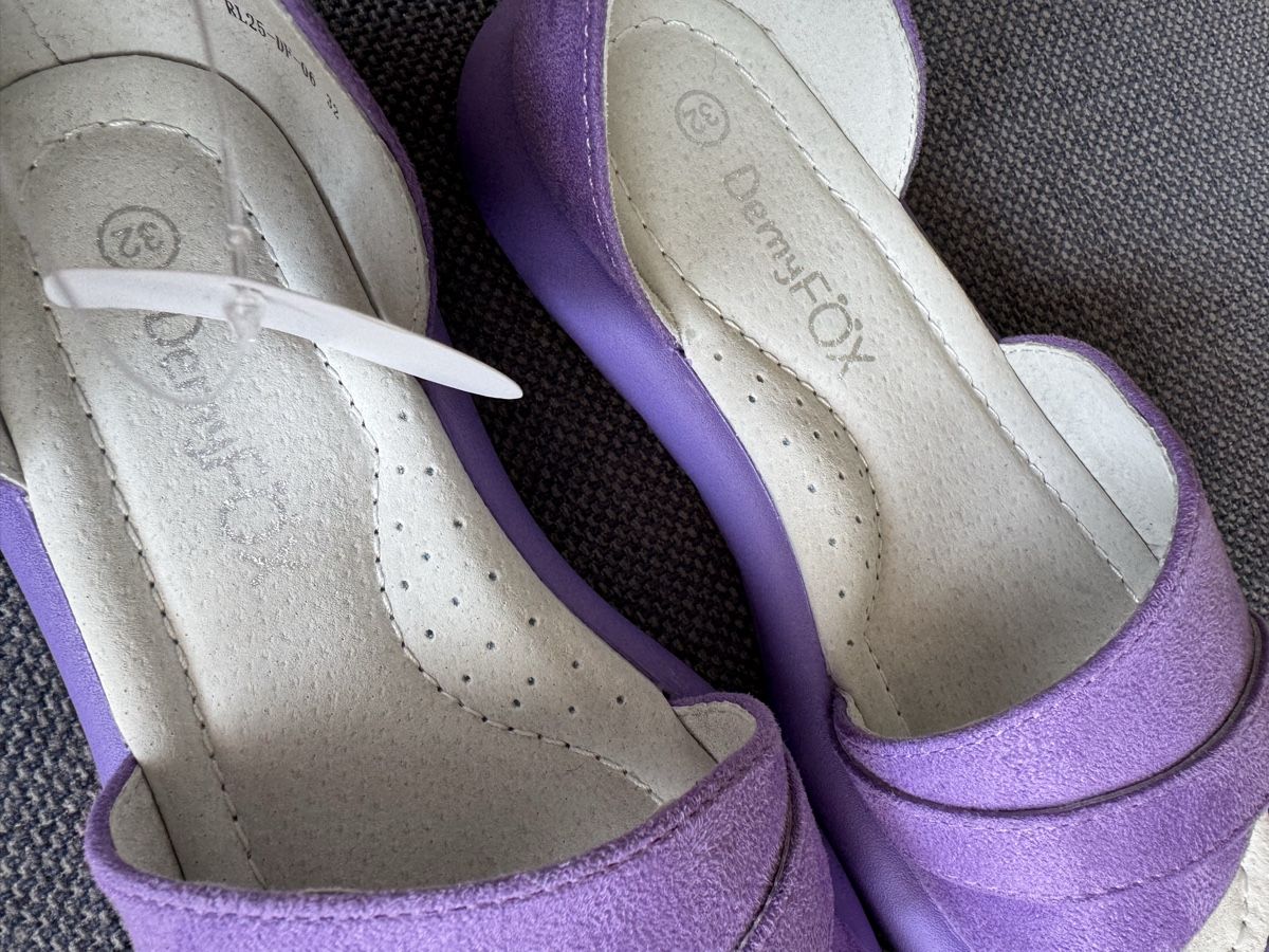 Scarpe per ragazze: Sandals size 32 new – Nuovo e nell'imballaggio originale da Blonay venduto da art_7f87 4