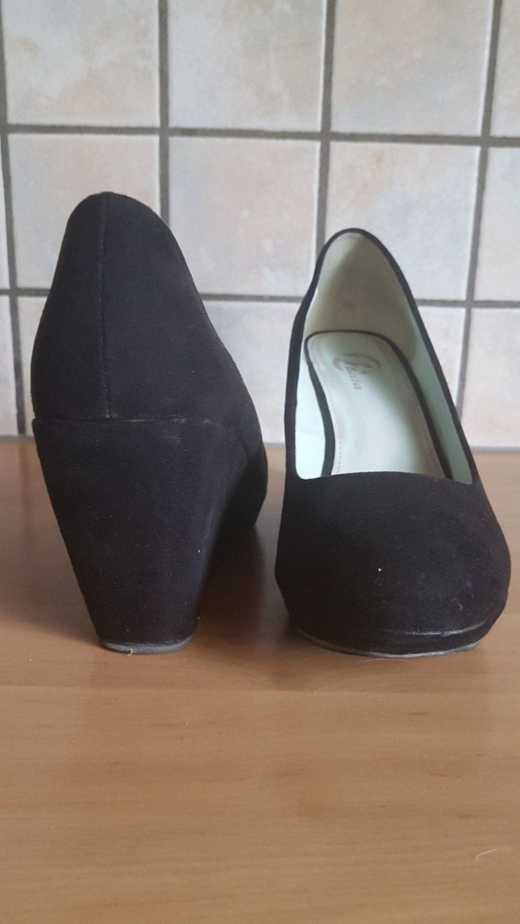 Damenschuhe: Chaussures noires talon compensé grandeur 39 marque Bata – Gebraucht aus Villiers von san_jn5w 8