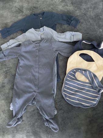 NEXT Baby Set Gr. bis 3 Monate | 3 Schlafanzüge + 3 Lätzchen