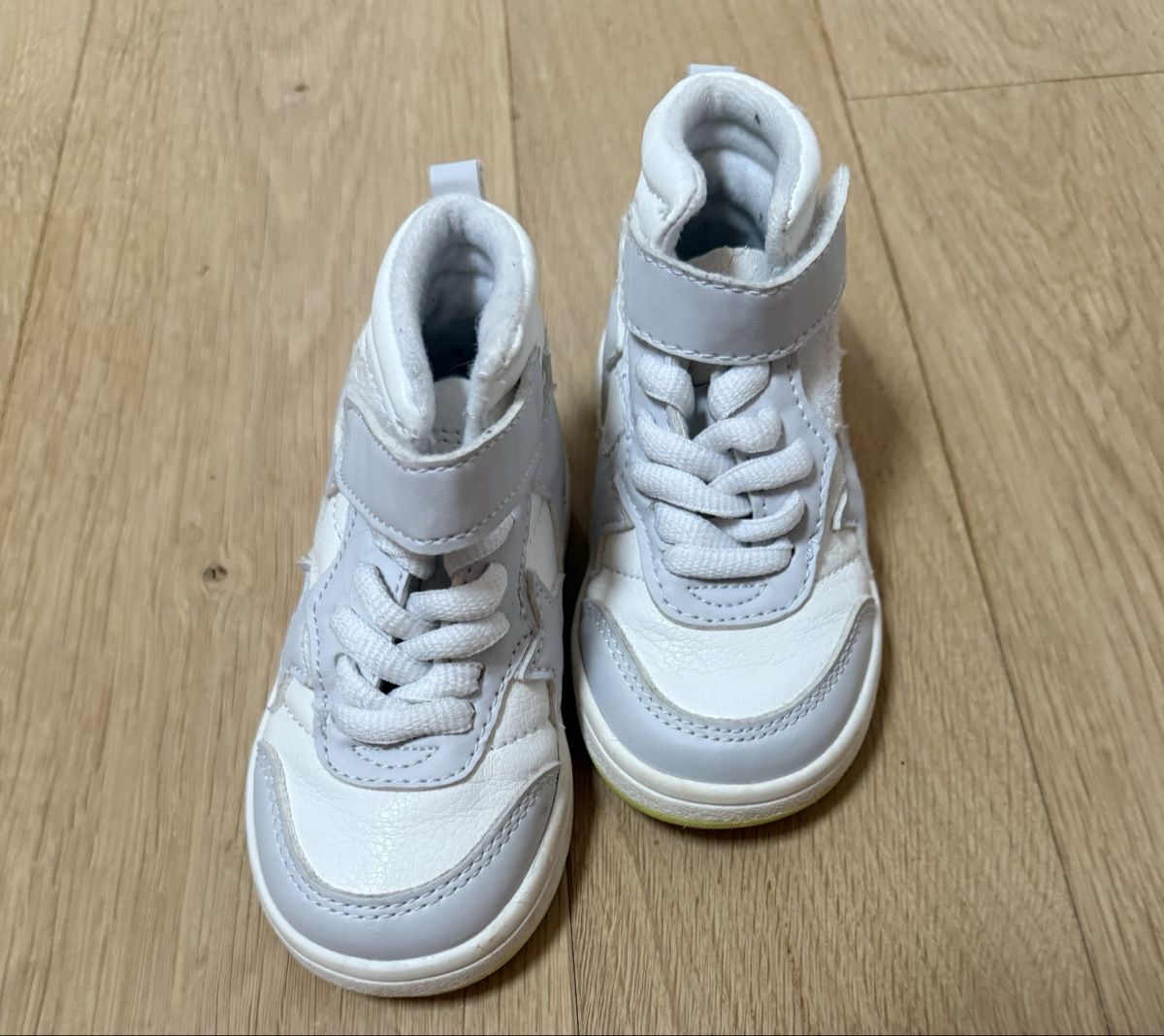 H&M Scarpe per ragazzi: Sneaker H&M, Grösse 20/21 – Usato da Hinteregg venduto da Jazz-C 2