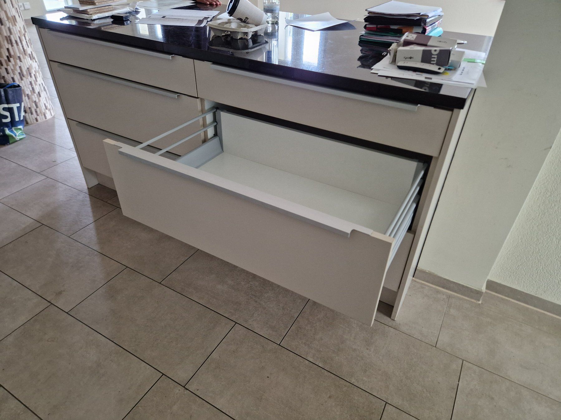 Cucine complete: Intakte Küche (2019) mit Insel – Usato da Zürich venduto da SianaB 5