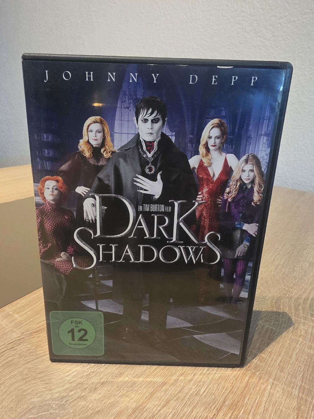 Tous les DVDs: DVD Dark Shadows Tim Burton Johnny Depp  – D'occasion à Madiswil par Sandraho
