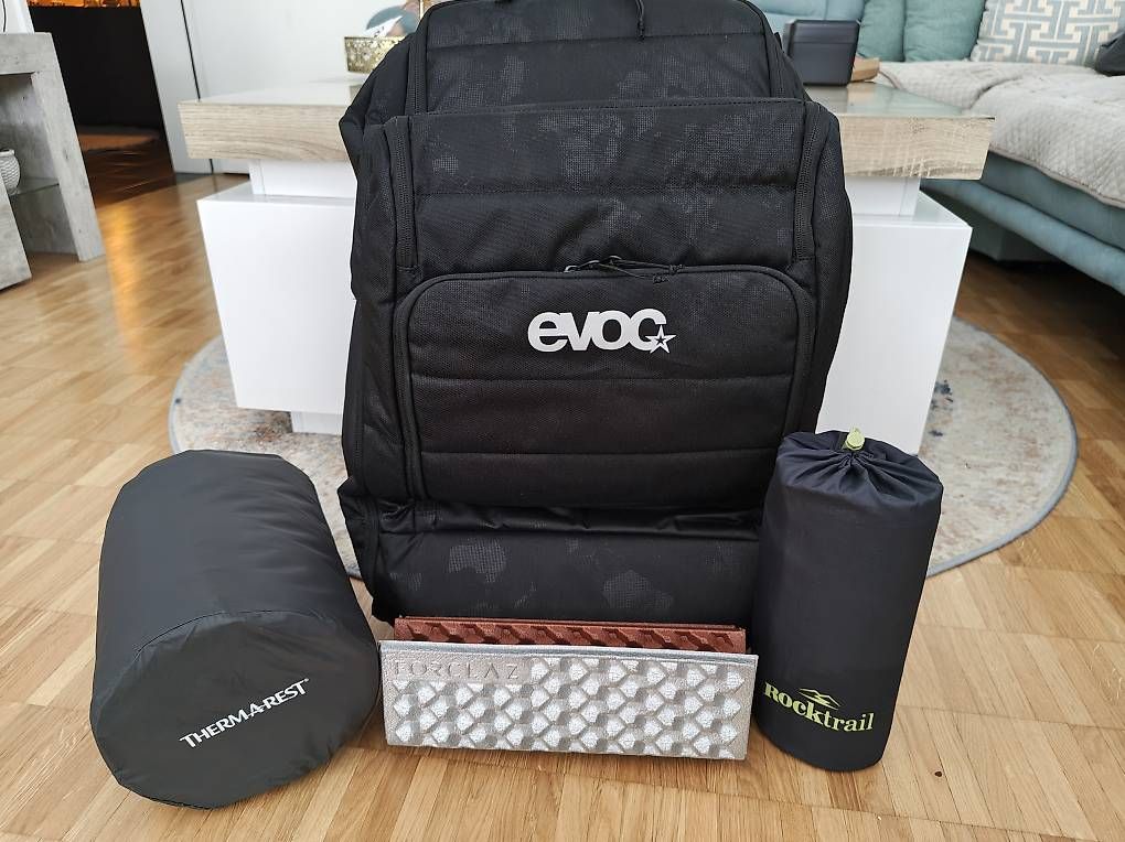 Cuscini: Camping-Set + Gratis Matte/Sitzkissen  – Usato da Basel venduto da jetonibasel 3
