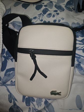Sacoche bandoulière Lacoste comme neuf