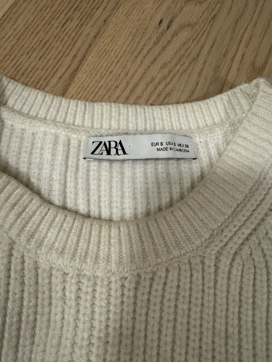 Zara Maglioni & Felpe: Strickweste weiss gerippt – Usato da Pfäffikon ZH venduto da aitm_00 1