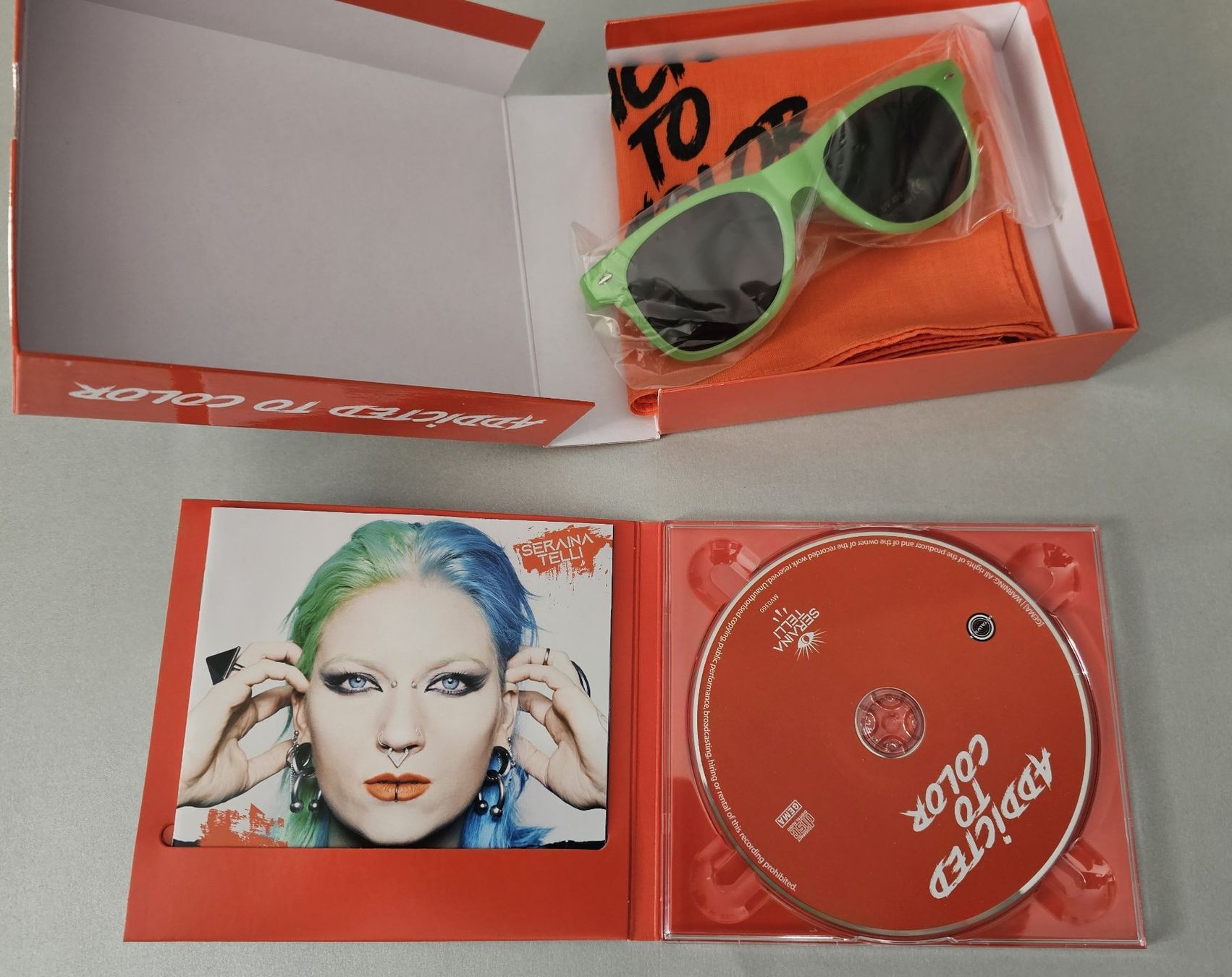 CD: Seraina Telli - Addicted To Color - Limited Fanbox – Nuovo (secondo la descrizione) da Lenzburg venduto da Pa_hcs 3