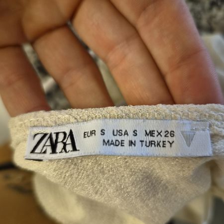 Jumpsuit Zara beige mit Rückenausschnitt Grösse S