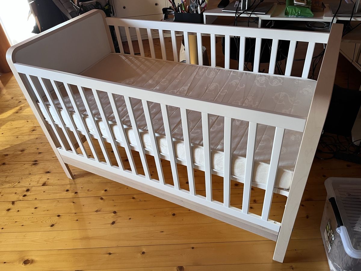 Betten: Babybett  – Gebraucht aus Maienfeld von DivicoHelveticus
