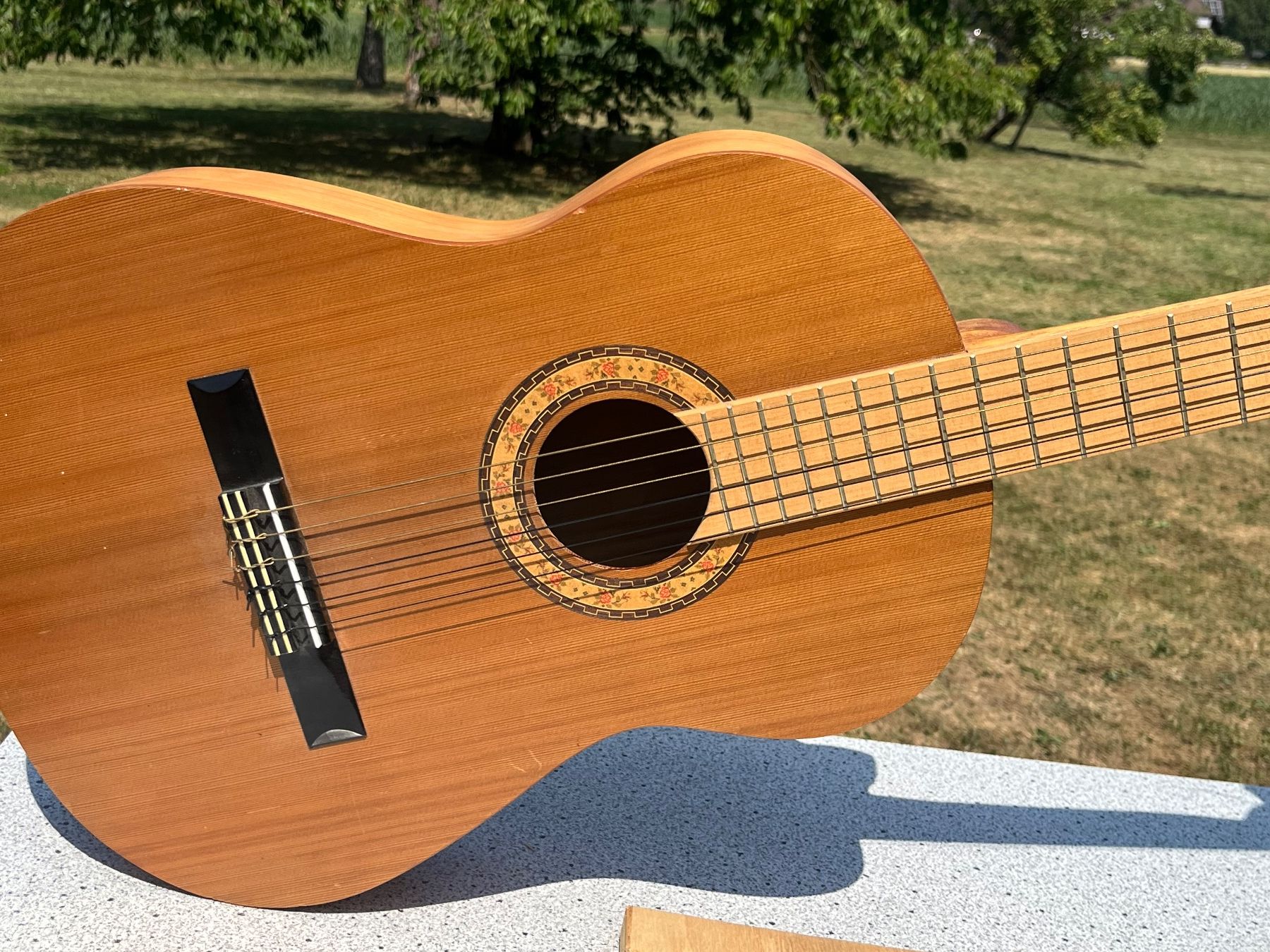 Instruments de musique: Span. Konzertgitarre – D'occasion à Allmendingen b. BE par juair 1