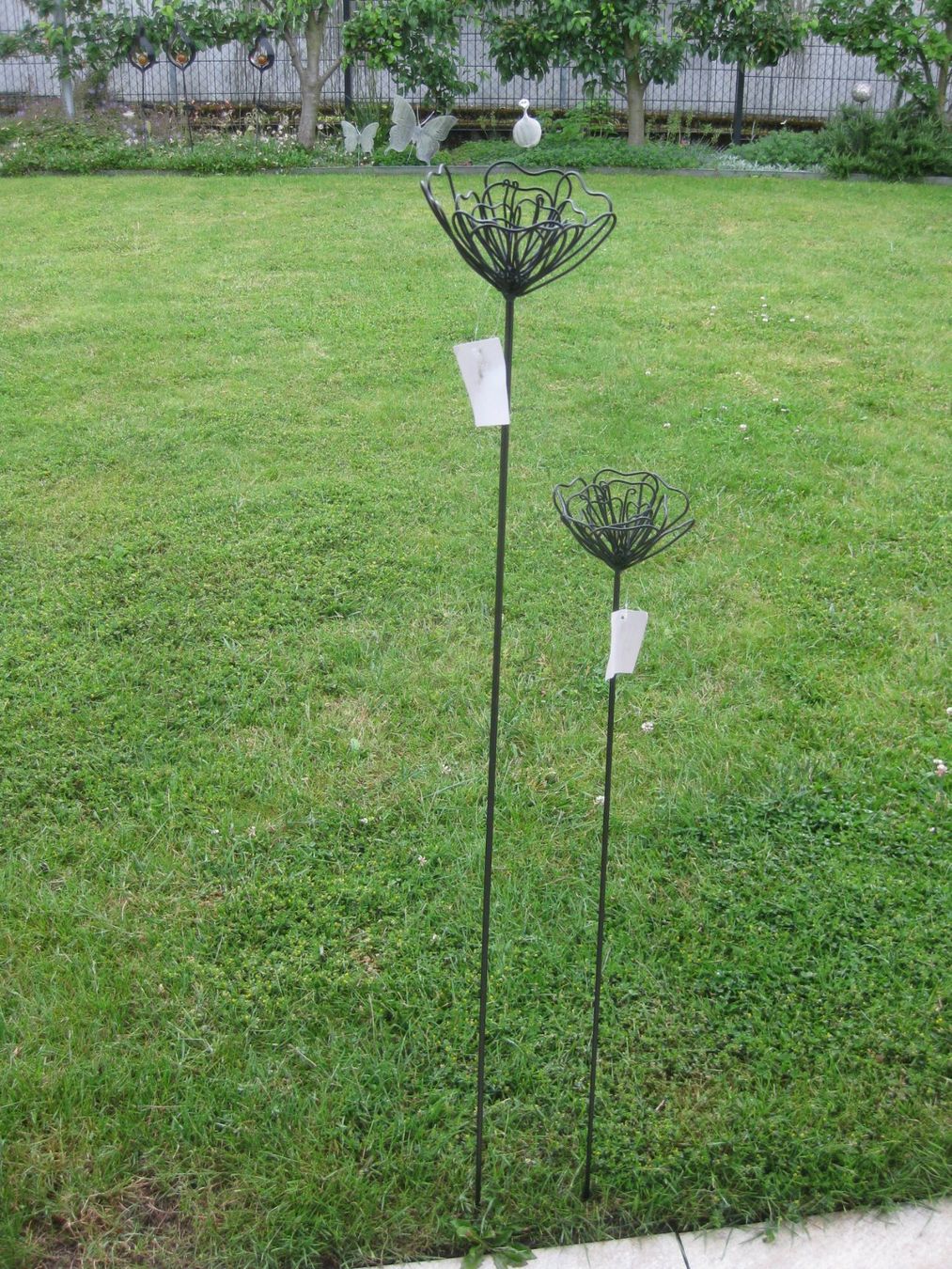 Alle Dekorationen: 2 schöne Metall Blumen zum einstecken – Neu (gemäss Beschreibung) aus Romanshorn von Wazoohandlung 2