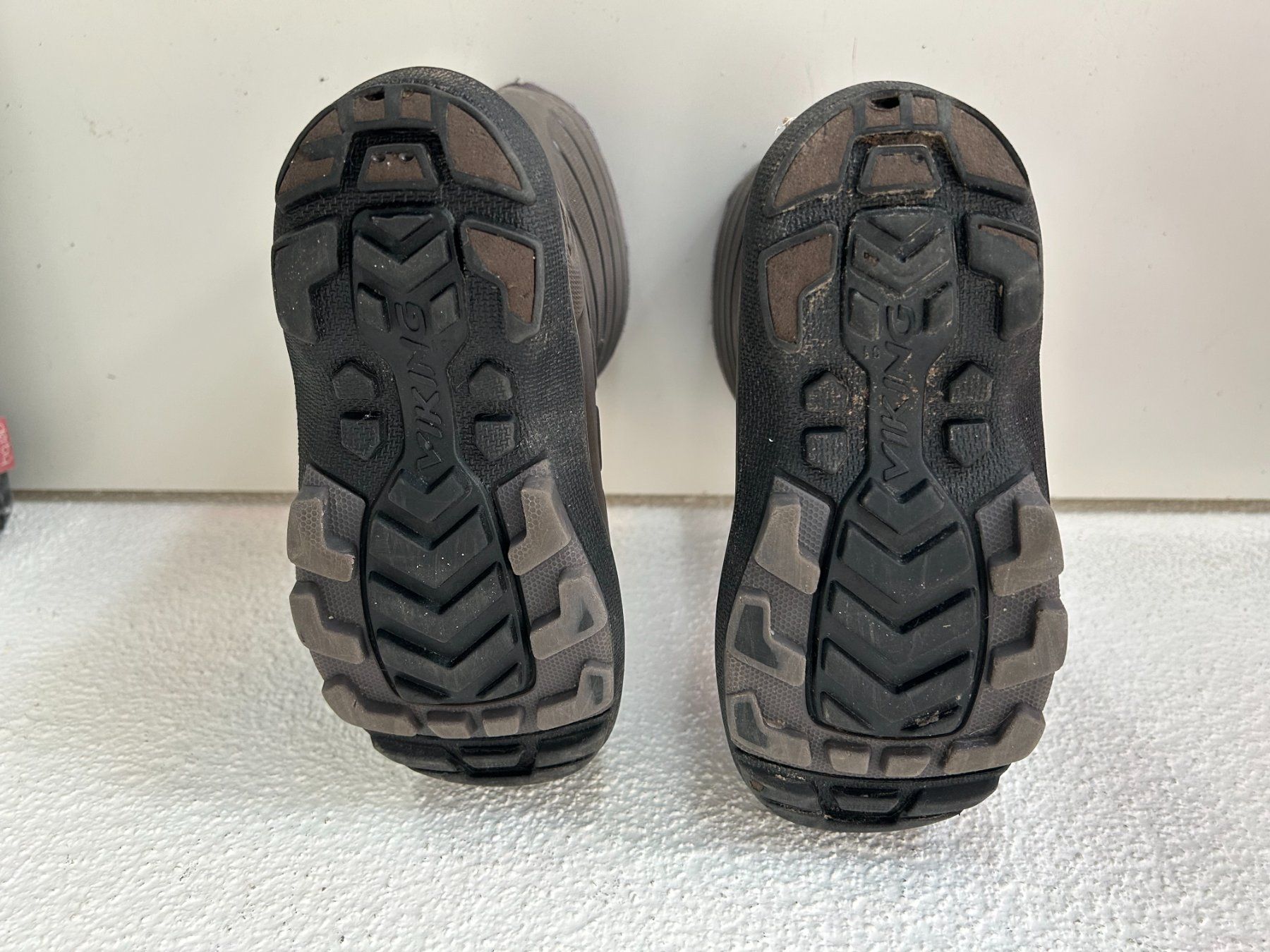 Scarpe per ragazzi: Winterstiefel mit Fütterung grau, Grösse 31 – Usato da Buttisholz venduto da PIOTRCH 3