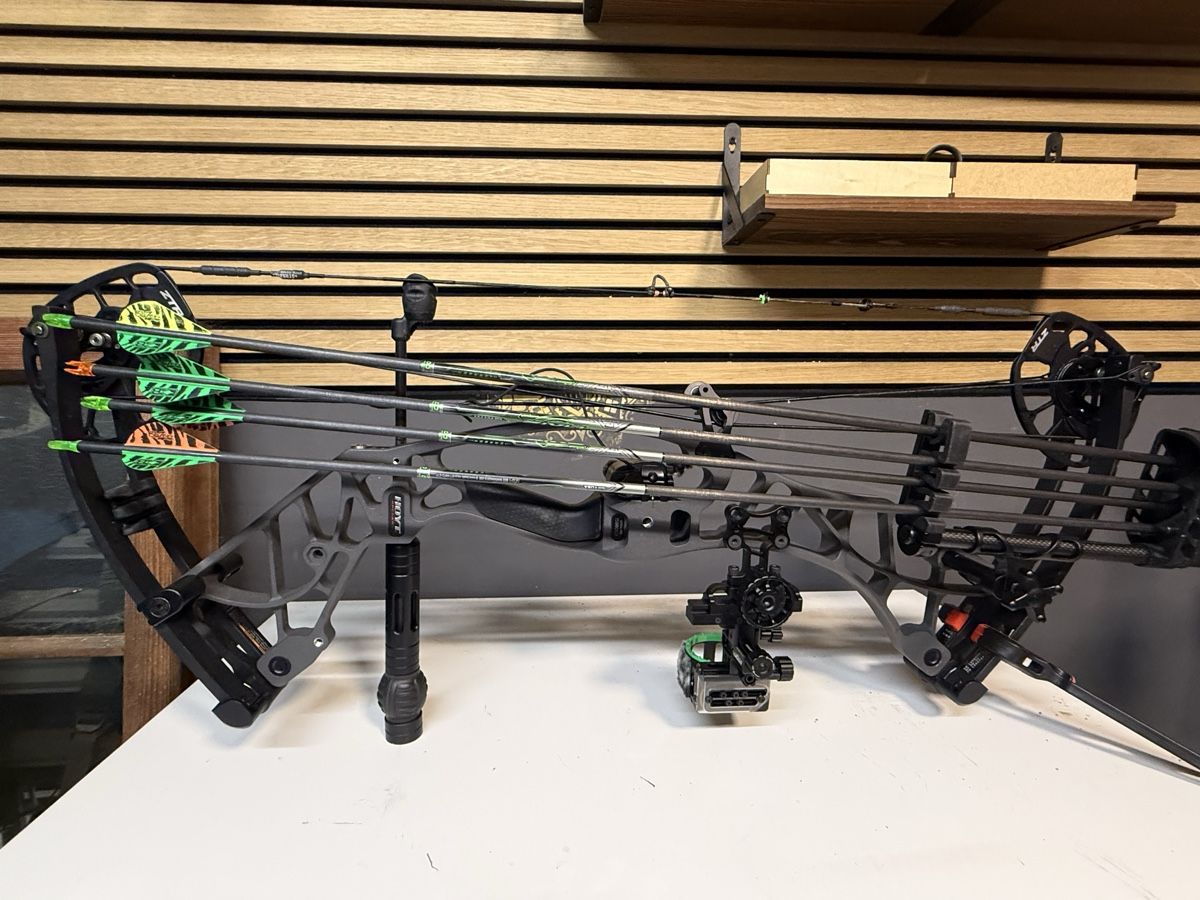 Hoyt Tir à l'arc: Hoyt Compound Axius , ab service  – D'occasion à Heiligkreuz (Mels) par kim-silberundgold 6