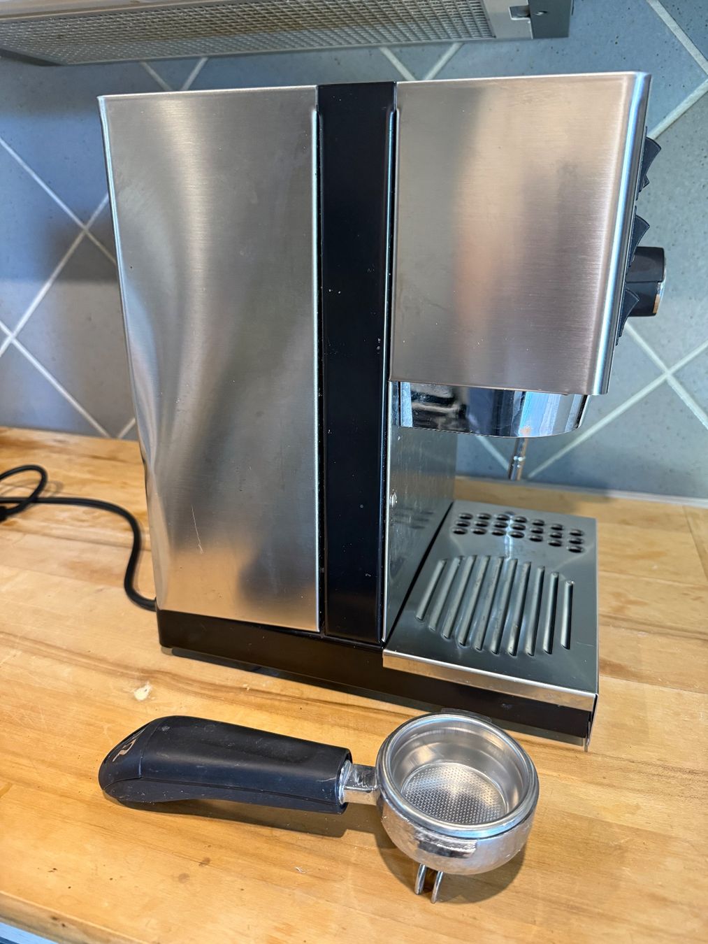 Rancilio Macchine per caffè & Macchine per espresso: Rancilio Silvia, leicht beschädigtes Gehäuse – Usato da Etoy venduto da nef_j59g 4