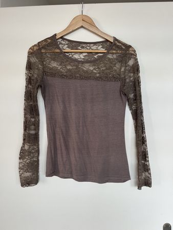 Pull dentelle