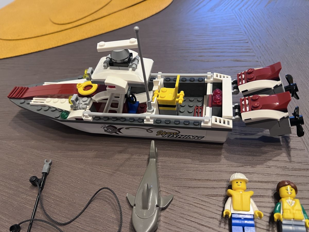 Lego Kit di costruzioni: Lego City 60147 Boat – Usato da Zug venduto da axx3l 2