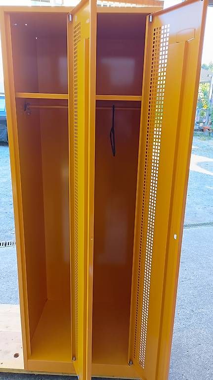 Garderobe: Spint / Garderobenschrönke – Gebraucht aus Hundwil von outland1