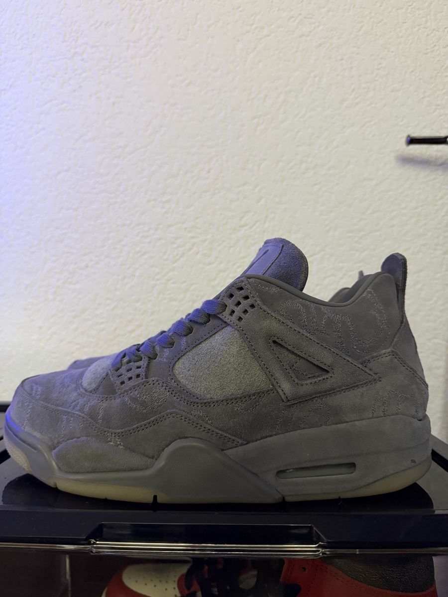 Jordan Scarpe da uomo: Nike Air Jordan 4 X Kaws – Usato da St.Moritz venduto da Bandi10