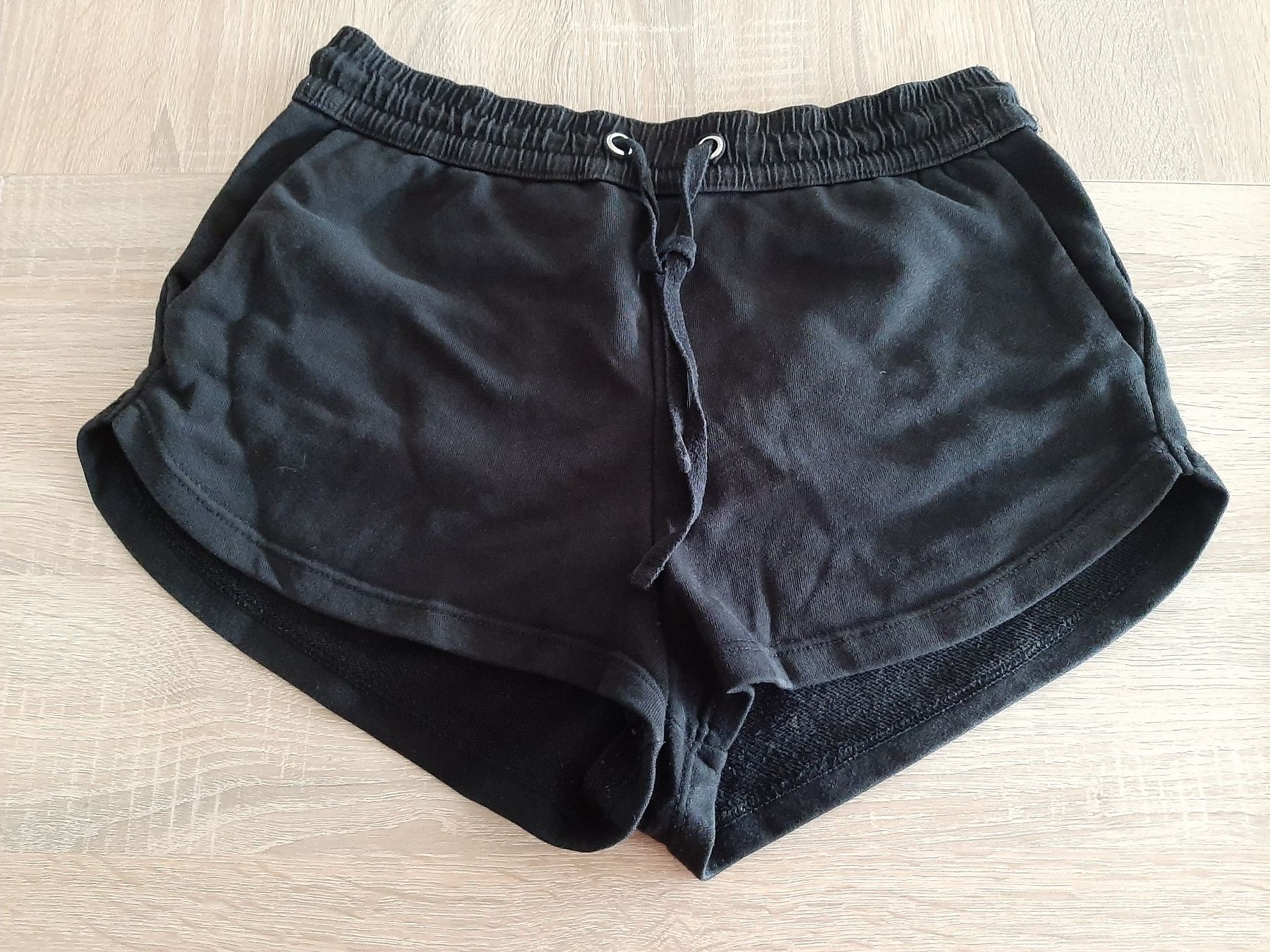 H&M Pantaloni: Kurze Hose schwarz, Basic H&M, Gr. S – Usato da Menziken venduto da Rien1