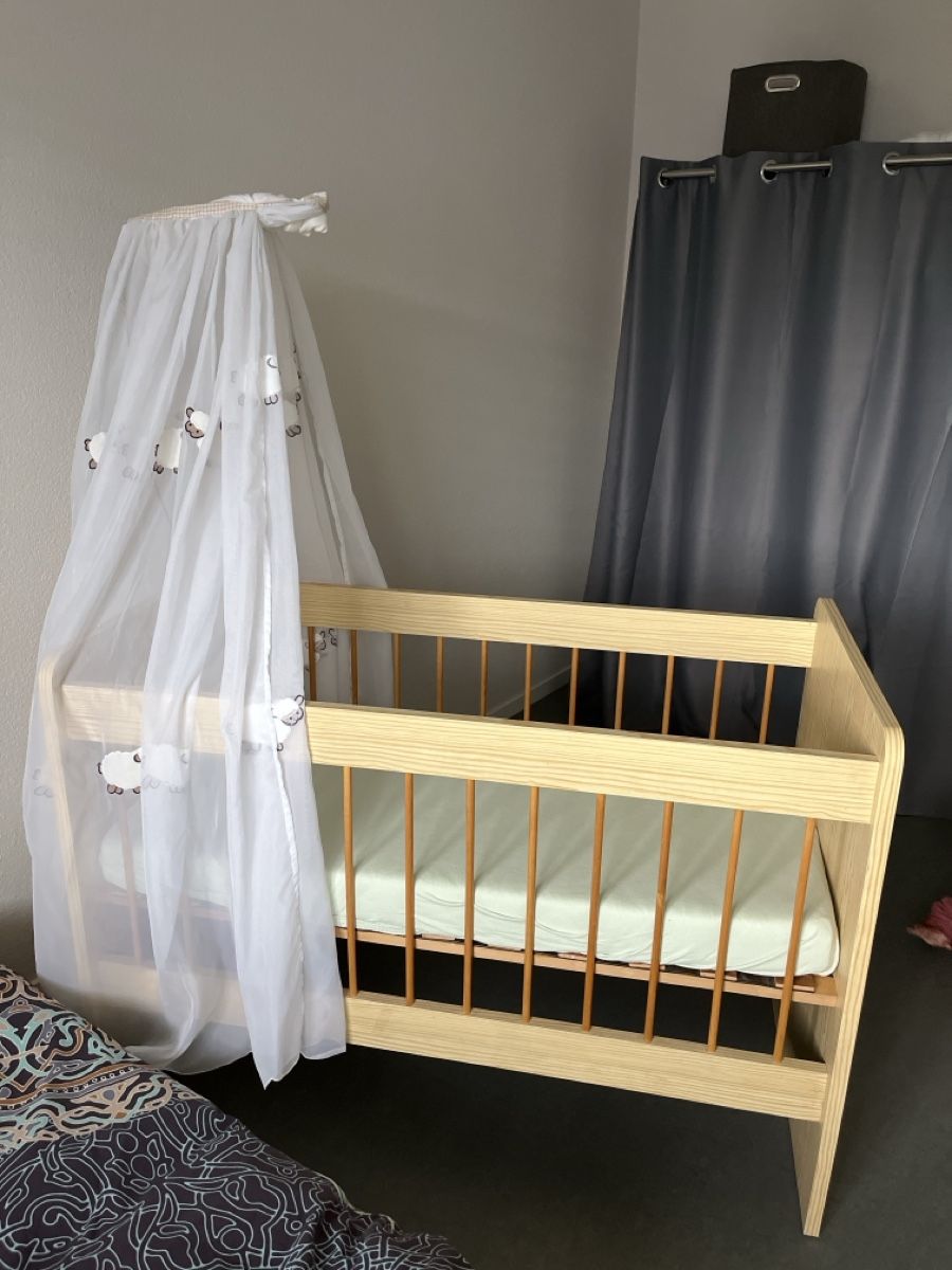 Letti: Schönes Holzbabybett – Usato da Wallisellen venduto da Leloxa 2