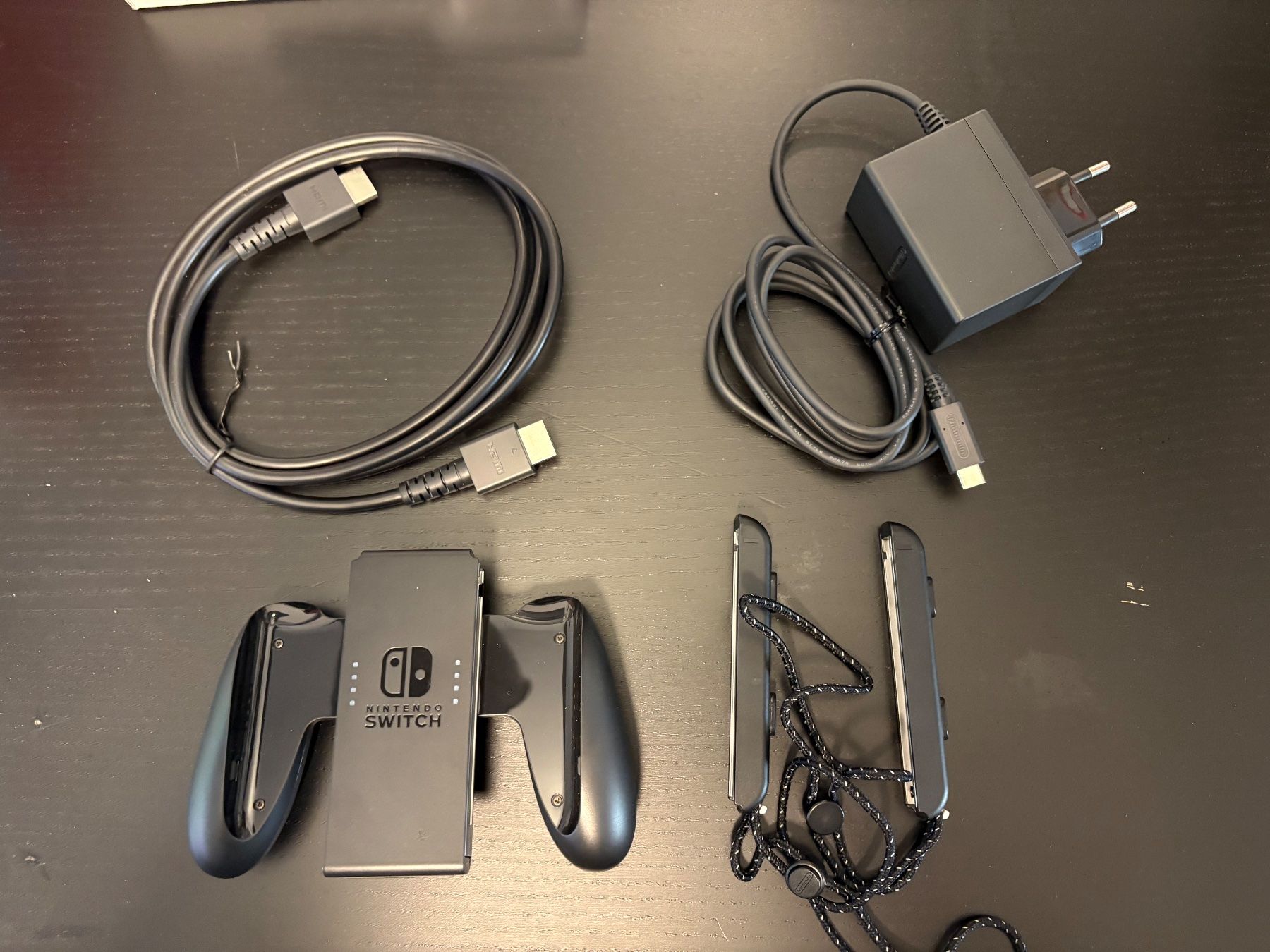 Nintendo Console: Nintendo Switch OLED + Satisfye SwitchGrip Pro mit Hülle – Usato da Schaffhausen venduto da vmeb 4