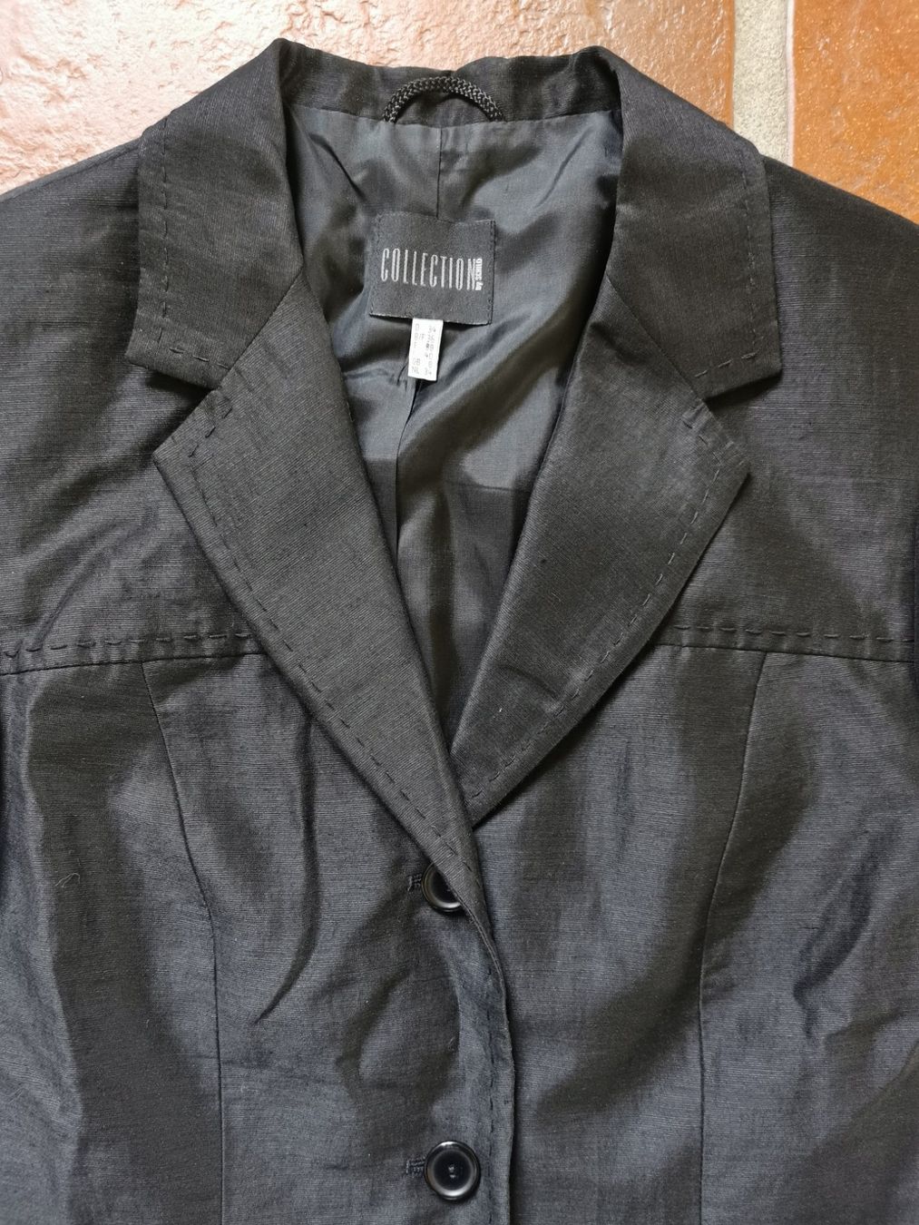 Giacche: Schild; schwarzer Blazer (leicht glänzend) Gr. 34 – Usato da Boniswil venduto da Totomat-Lady 1