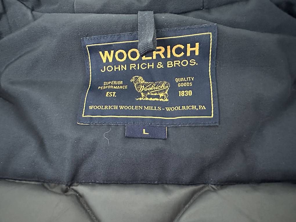 Woolrich Giacche: Woolrich Arctic Parka Navy L – Usato da Zürich venduto da jul_wq9c 3