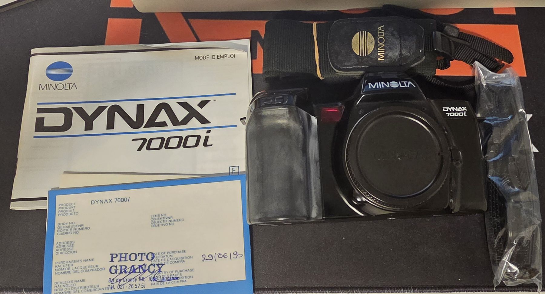 Minolta Fotocamera: Minolta Dynax 7000i – Usato da Hünenberg venduto da rebelphotography