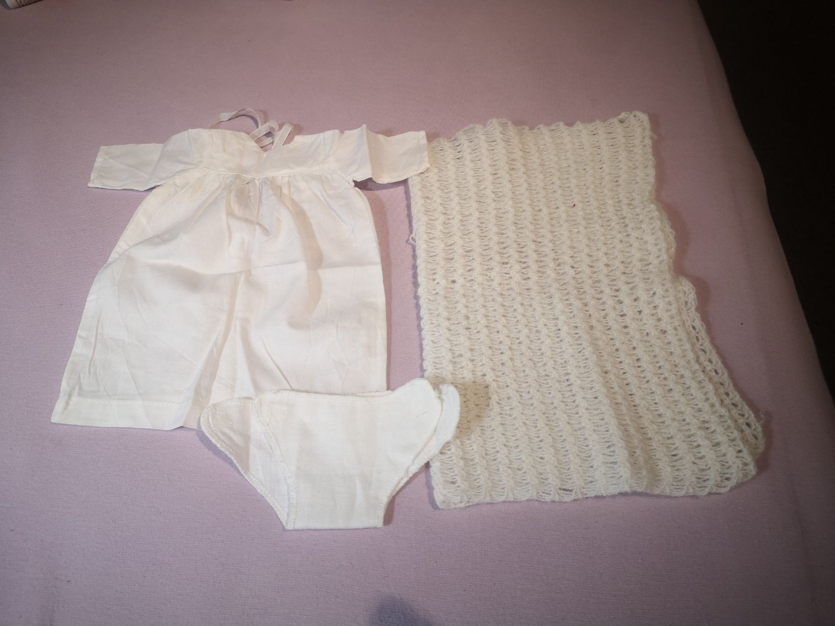 Sasha Morgenthaler Bambole: SASHA TRENDON BÉBÉ PUPPE BEKLEIDUNG  – Usato da MUEHLEBERG venduto da Cocolinette