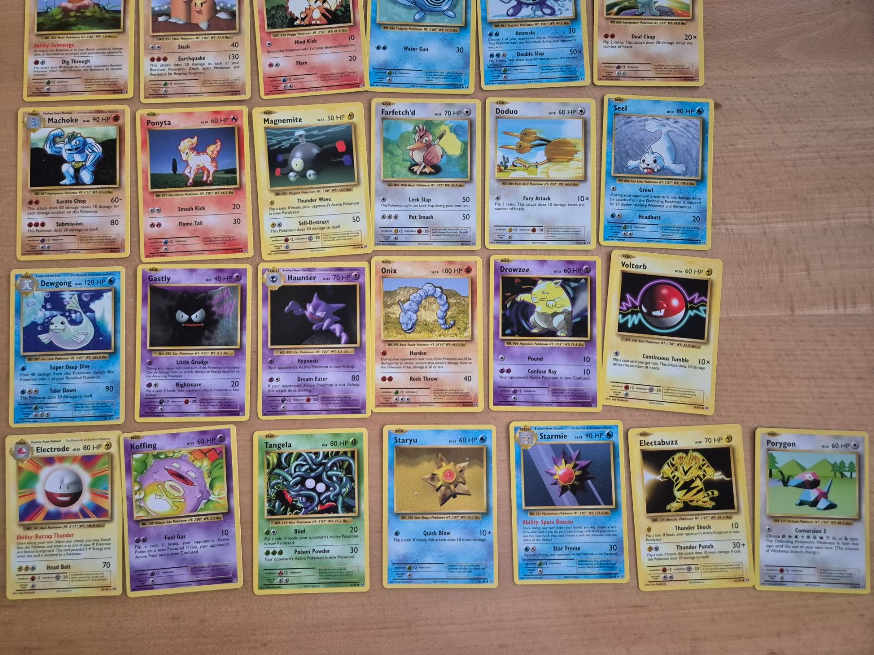 Pokémon Carte collezionabili: 41x Pokémon Evolutions EN (2016) | inkl. 3x Reverse Holo – Nuovo (secondo la descrizione) da St. Ursen venduto da nud_x7g8 3