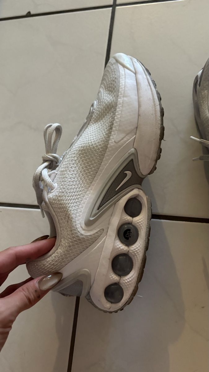 Nike Scarpe da uomo: Nike Air Max Weiss Grösse 42.5 – Usato da Bern venduto da best.secondhand 1