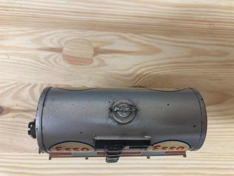 Märklin Modellini di ferrovie: Märklin Spur 0 Kesselwagen Esso hellgrau – Usato da Büsserach venduto da ModellbahnDepot 4