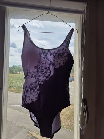 Badeanzug Damen weiss/schwarz Blumenprint Grösse xl