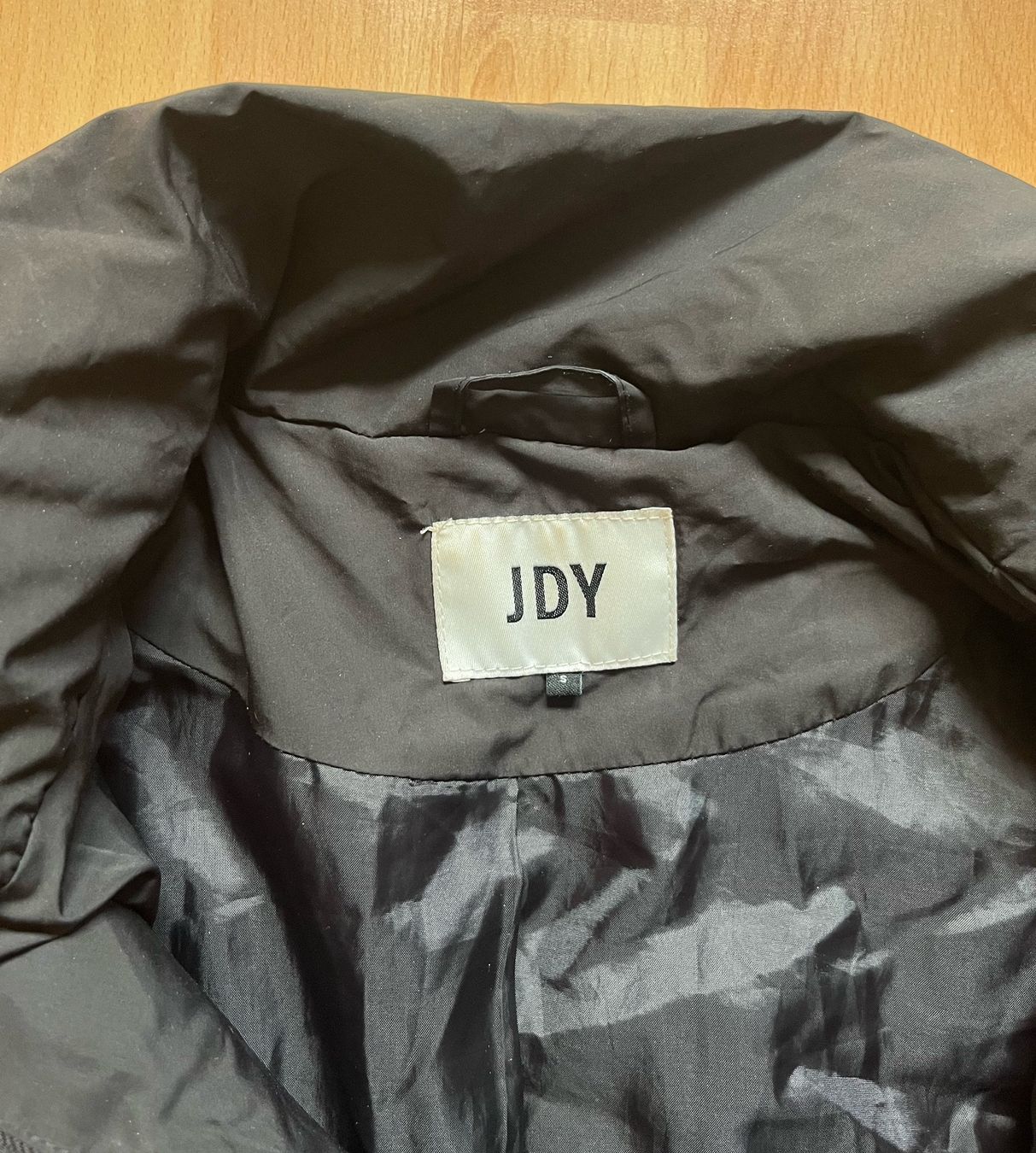 JDY Jacken: Black puffer jacket, size S – Gebraucht aus Basel von das_7wzs 2