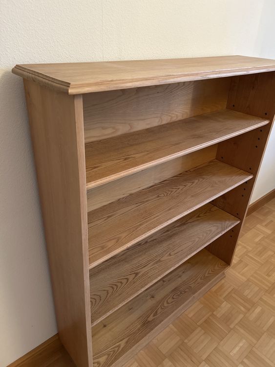 Scaffali: Bücherregal, massiv – Usato da Luzern venduto da Gustav-33 1
